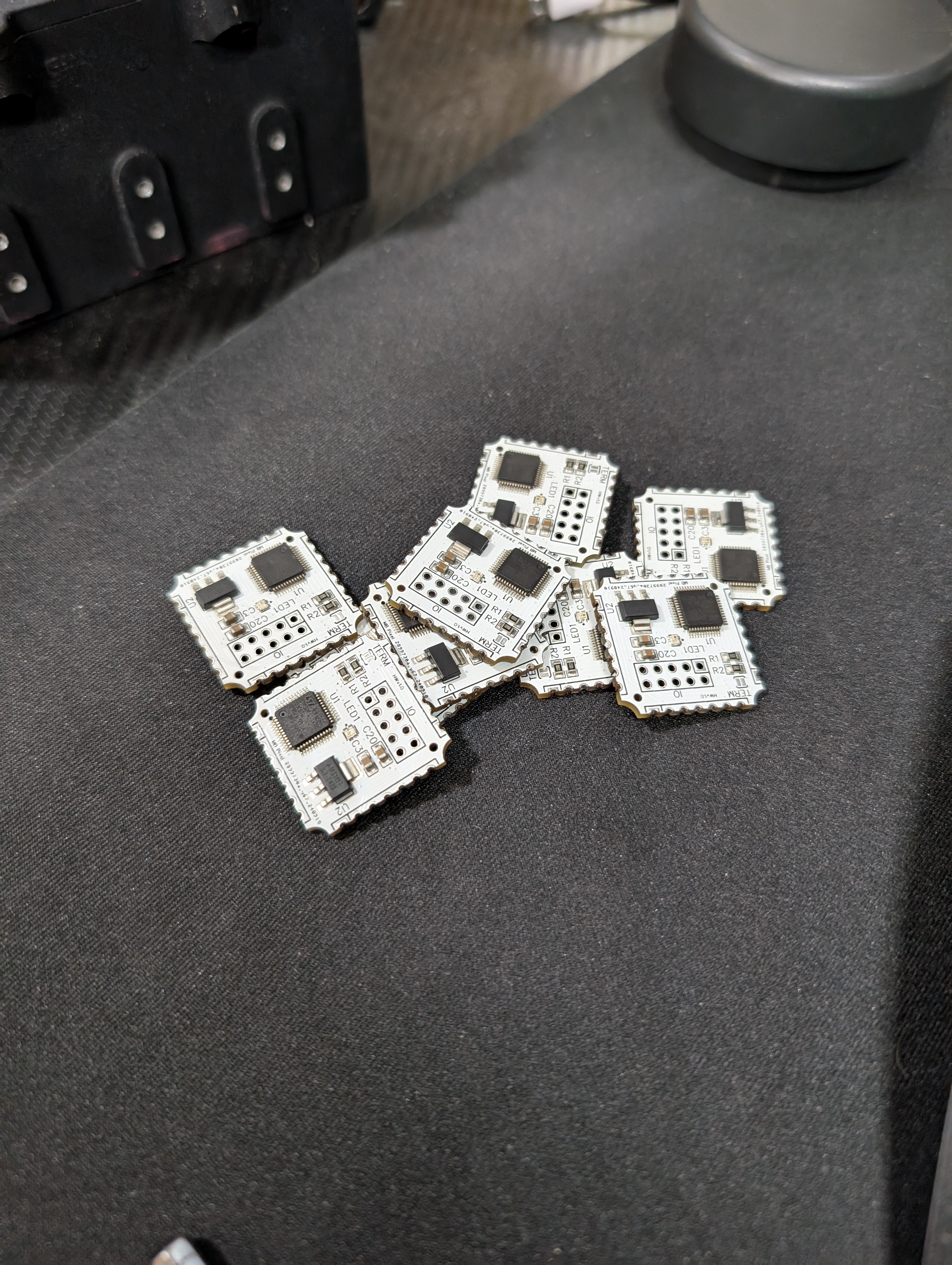MB Pixel self-organizing RGB pixels